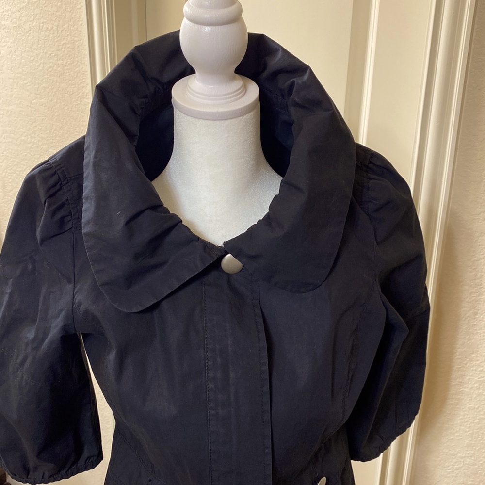 Ann Taylor Ruffle Collar One Button Full Zipper Jacket